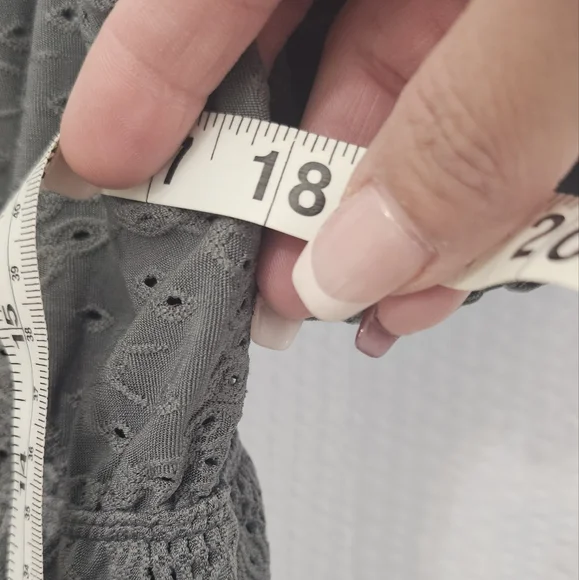 Elegant Black Eyelet Top By Urban Romantics Size S - Picture 4 of 4